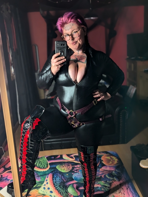 Mistress Zoe